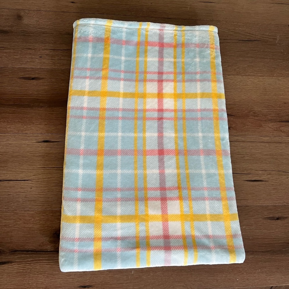 Plaid Patterned Blanket